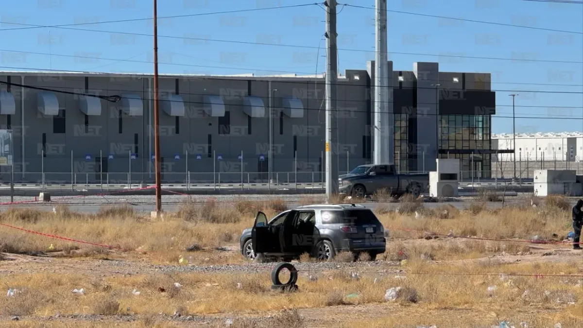 Lo asesinan y abandonan dentro de camioneta en terreno baldío