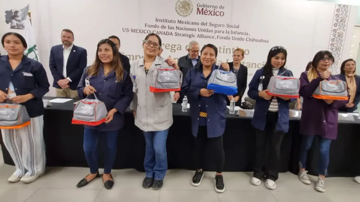 Entrega IMSS distintivo 'Empresa Amiga de la Lactancia Materna'