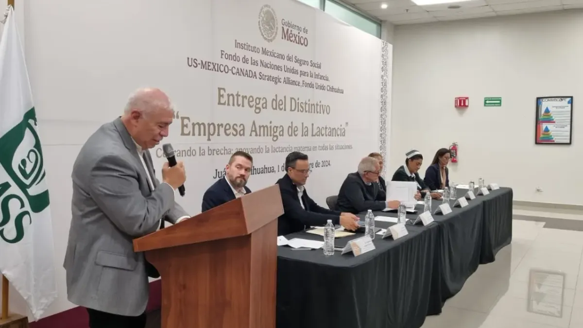 Entrega IMSS distintivo 'Empresa Amiga de la Lactancia Materna'