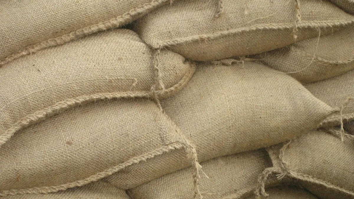 Reabrirán 3 centros de distribución de costales de arena en EP