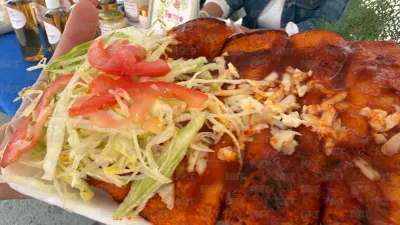 Realiza familia de Cynthia venta de comida para costear tratamiento
