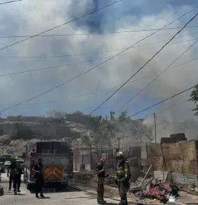 Bomberos sofocan incendio en vivienda de la colonia Luis Olague