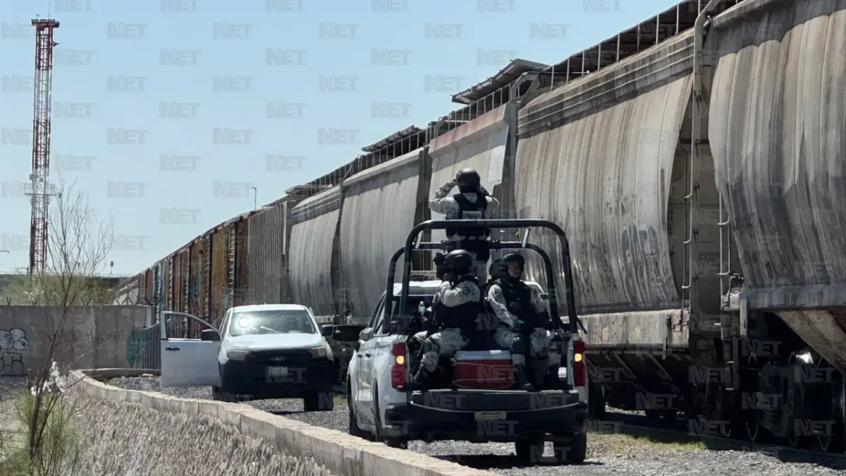 Encuentran armas abandonadas junto a las vías del tren
