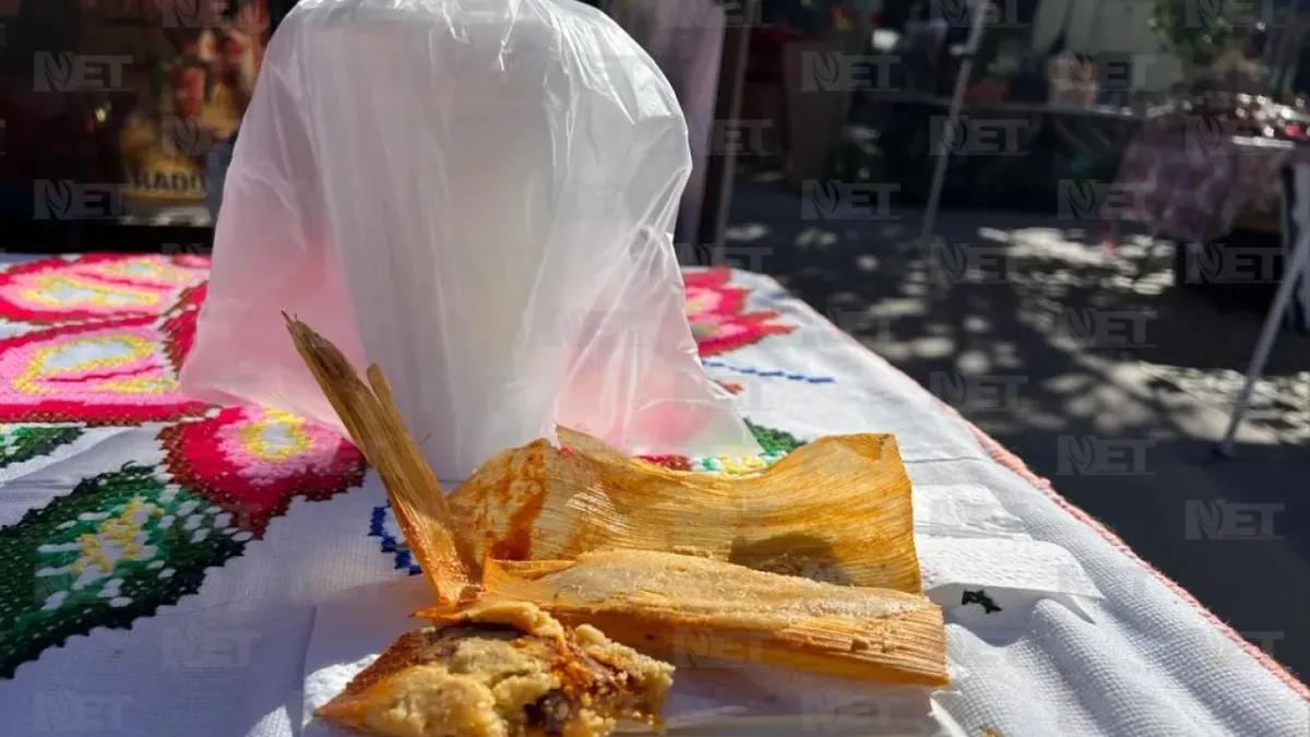 Disfrutan juarenses del Festival del Tamal