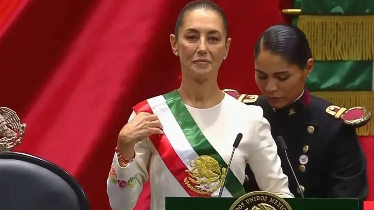Toma protesta Claudia Sheinbaum y recibe la banda presidencial