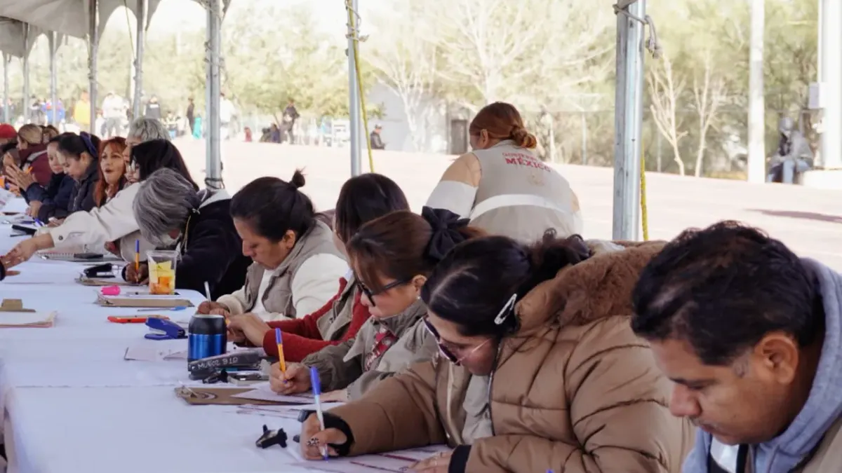 Juárez: Entregan tarjetas de apoyo para hijos de madres trabajadoras