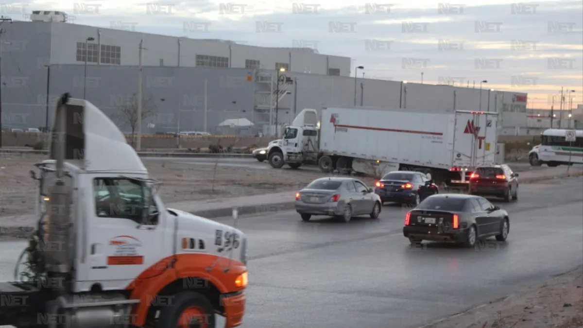 Tráilers detienen el tráfico en el Juan Pablo II