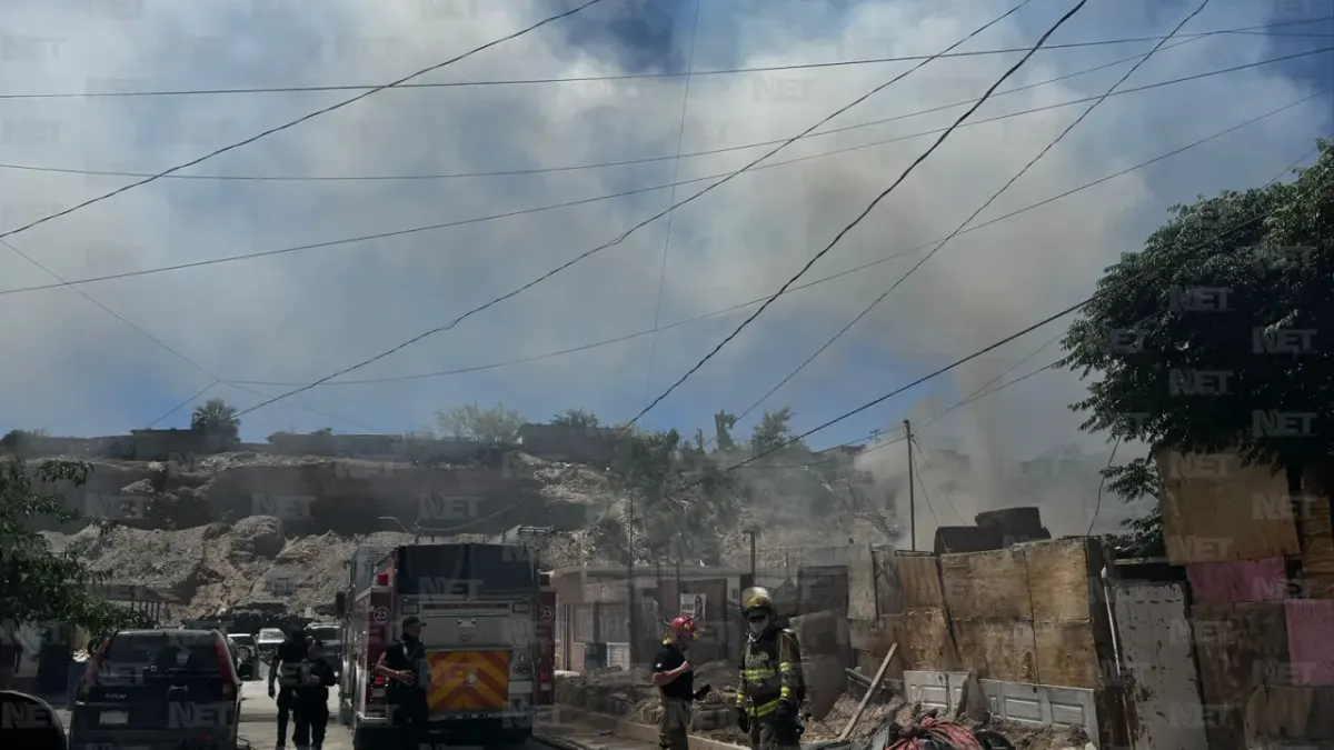 Bomberos sofocan incendio en vivienda de la colonia Luis Olague