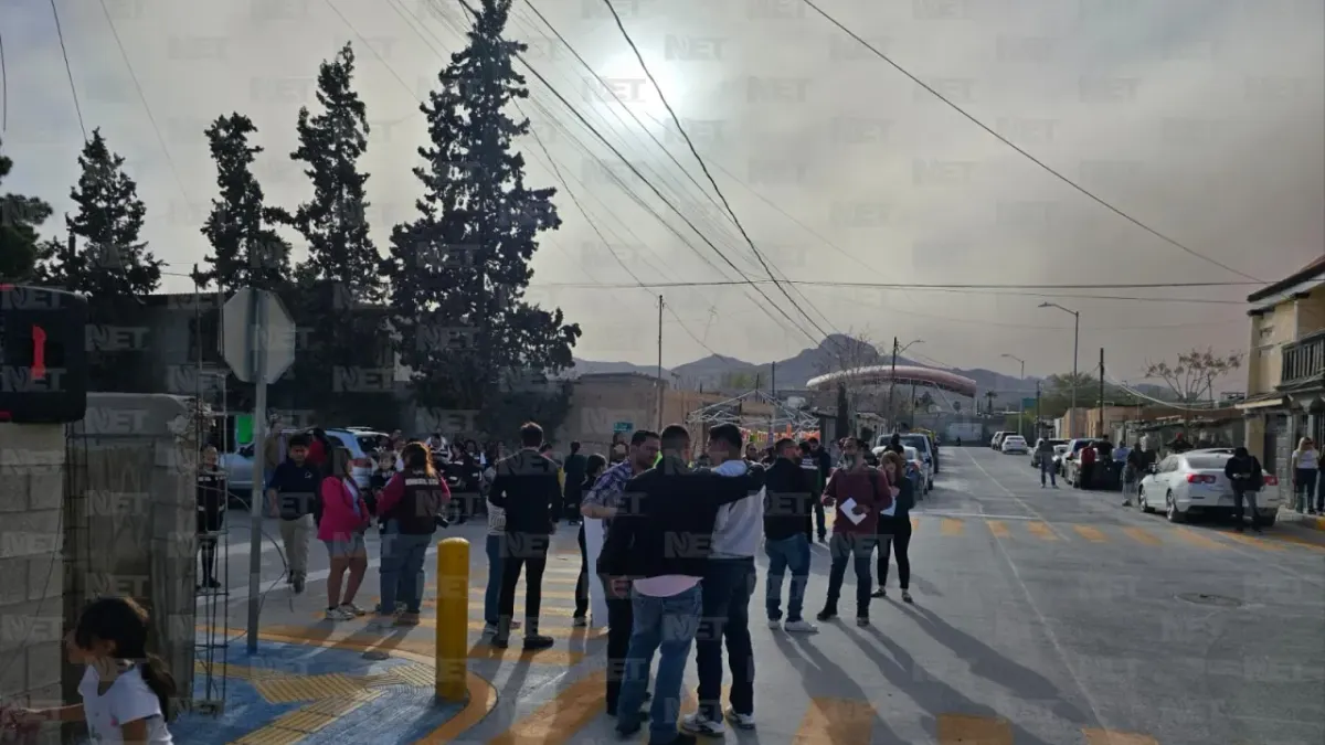 Entrega alcalde pavimentación en la calle General Felipe Berriozabal