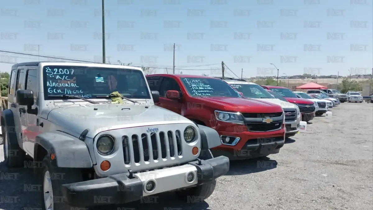 Sacan venta de autos de las calles y la llevan al ‘Lote del Pueblo’