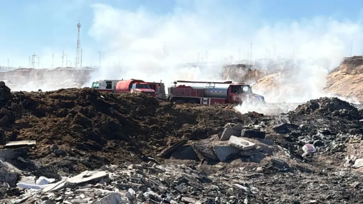 Suman 3 días de incendio en basurero clandestino de El Sauzal