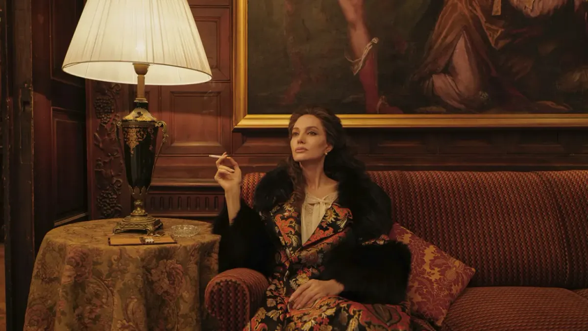 Reseña: Angelina Jolie es elegante y aguda en 'María'