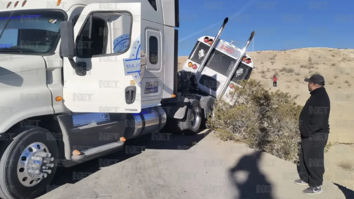 Le roban el camión por ir al baño y casi lo vuelcan