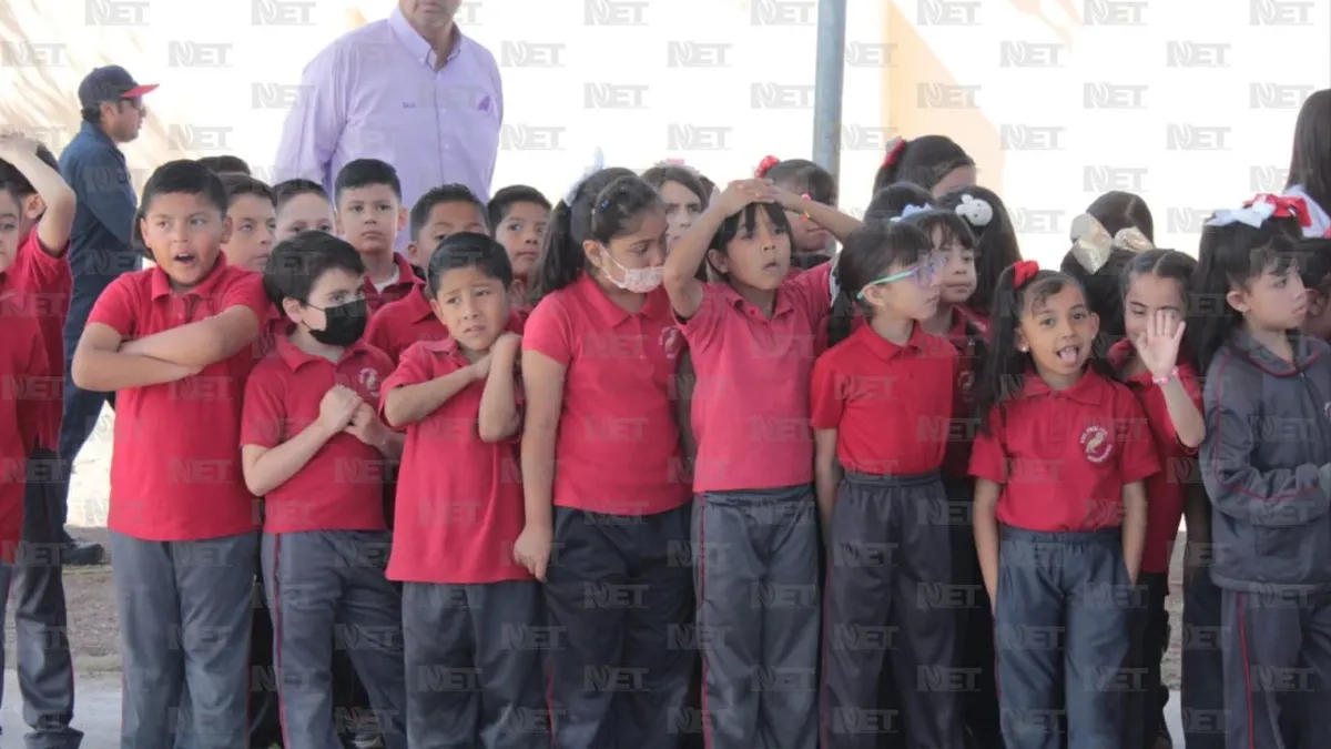 Se benefician estudiantes de la escuela Acamapichtli con domo