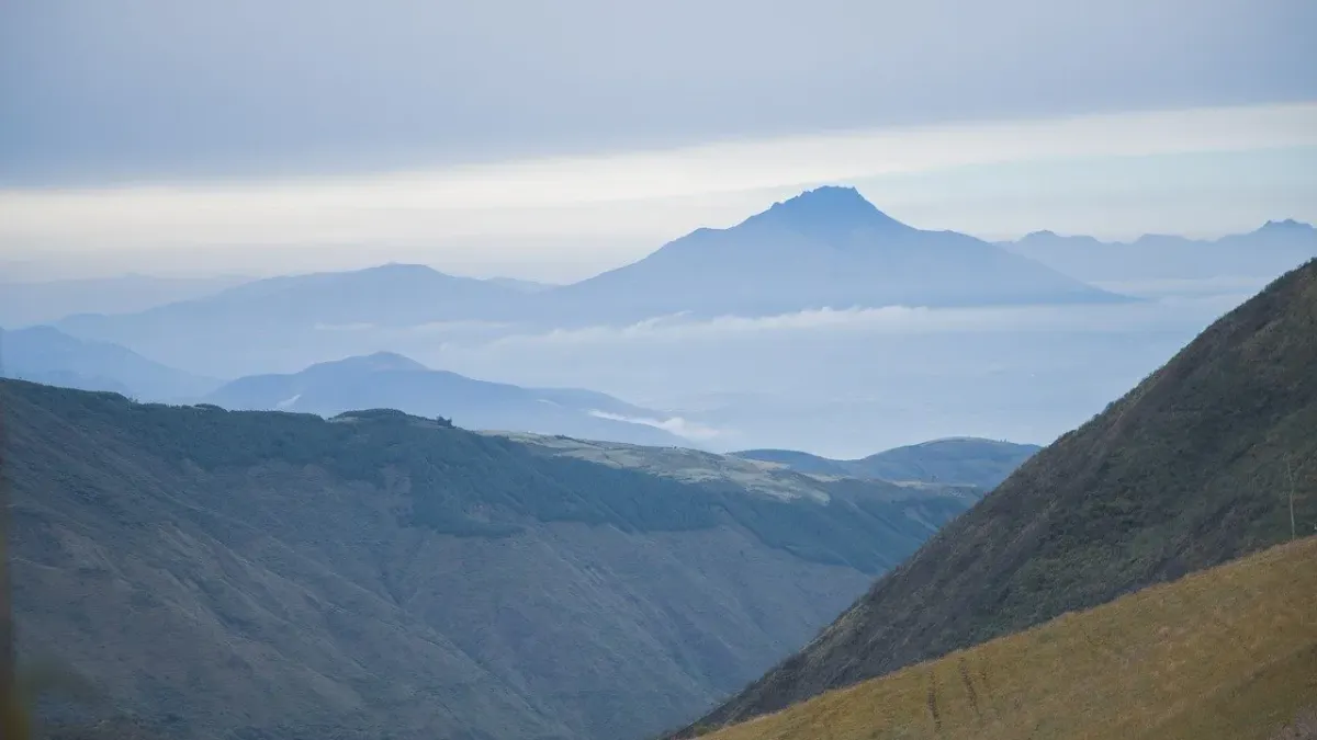 Autobús cae en abismo en los Andes de Perú; hay 20 muertos