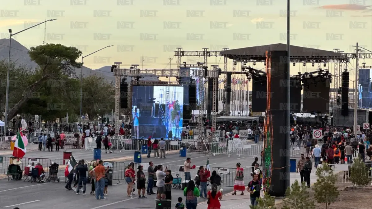 Juarenses apartan lugar para presenciar el Grito