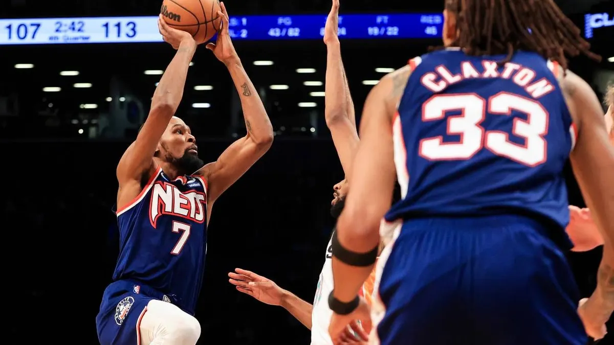 NBA multa a Kevin Durant por lenguaje soez durante entrevista