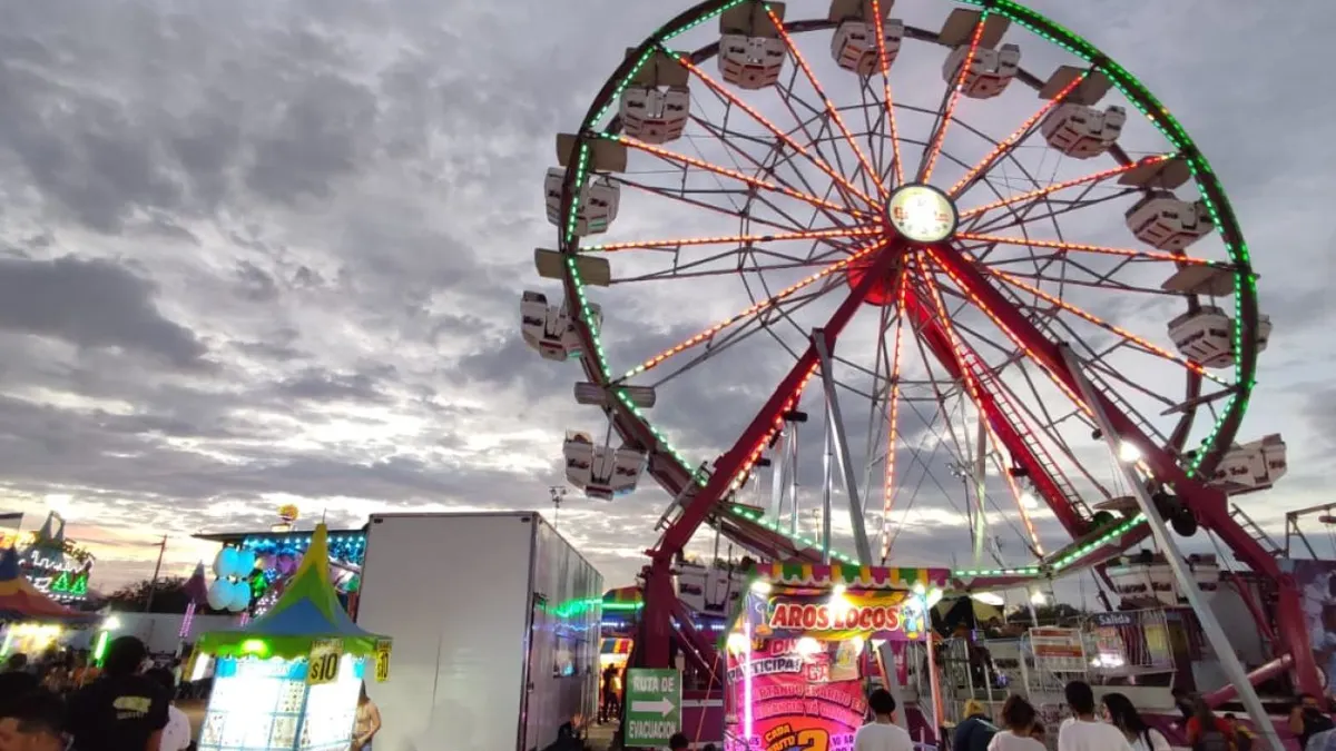 Muestran su valentía visitantes de la Feria Juárez 2022 en juegos intrépidos