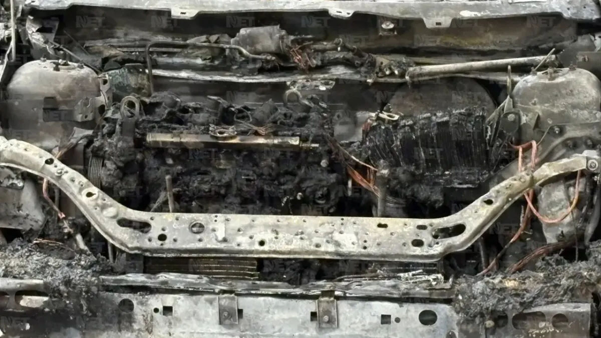 Se incendia automóvil por falla mecánica en avenida Tecnológico