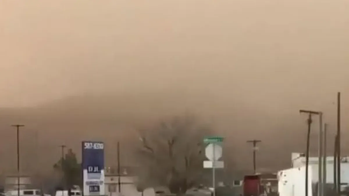 Alertan por tolvaneras y fuertes vientos en Juárez