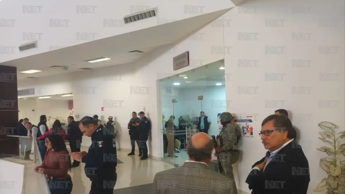 Encabeza gobernadora Mesa de Seguridad en Pueblito Mexicano