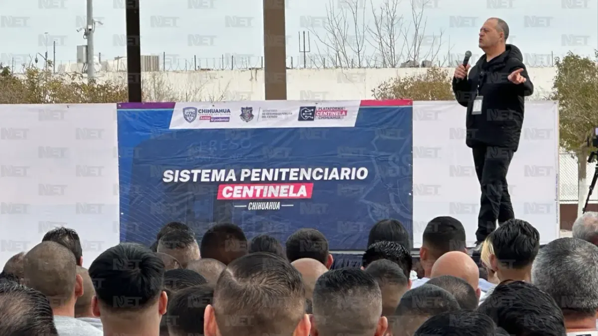 Hijo de Pablo Escobar da conferencia a reos del Cereso Estatal 3