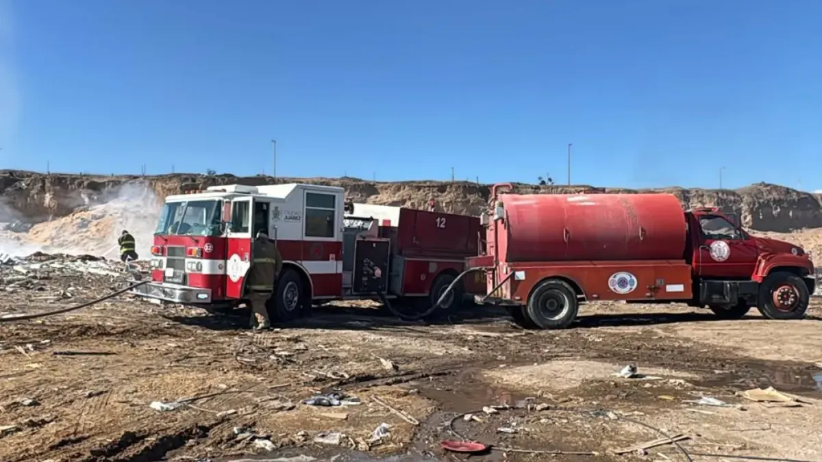 Suman 3 días de incendio en basurero clandestino de El Sauzal