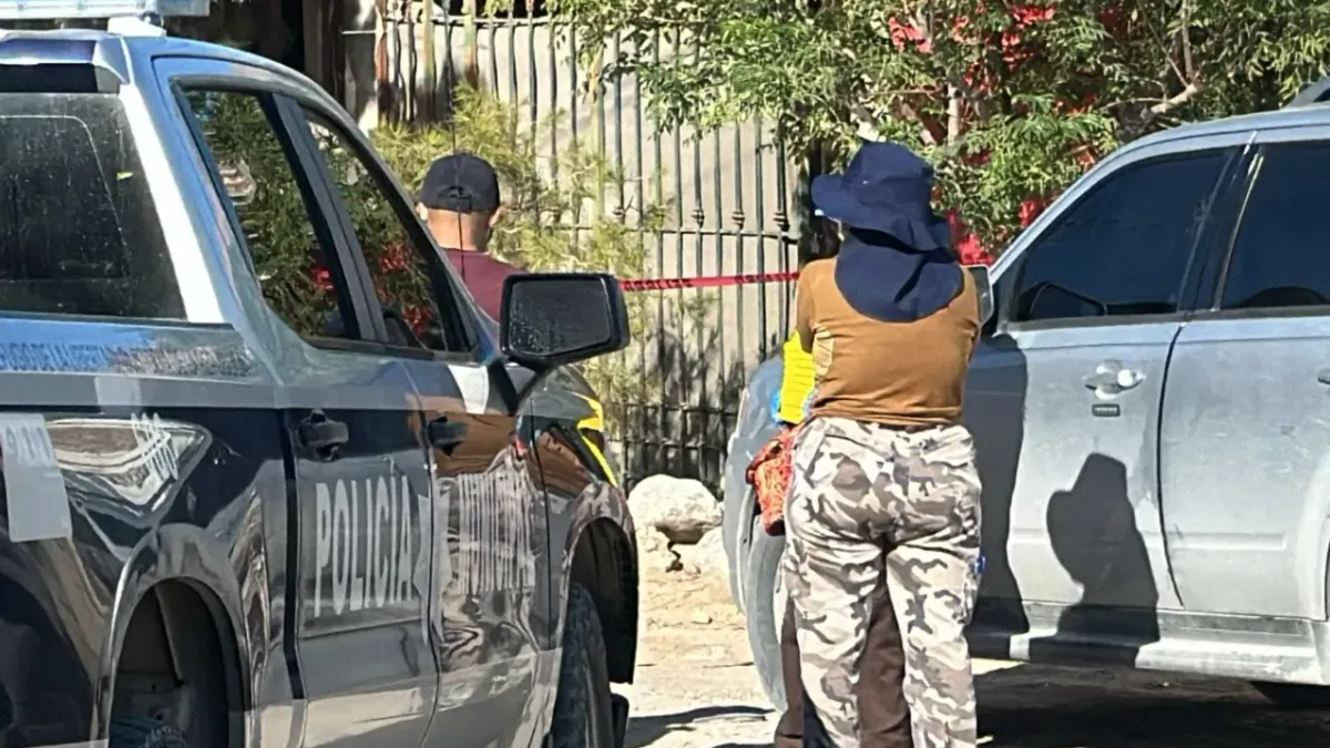Le balean camioneta Silverado en colonia Porfirio Silva