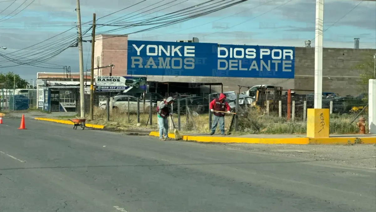 Realizan trabajos de mantenimiento en la avenida Tecnológico