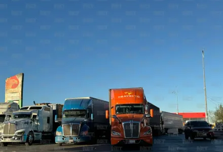 Anuncian transportistas bloqueos carreteros en todo el país