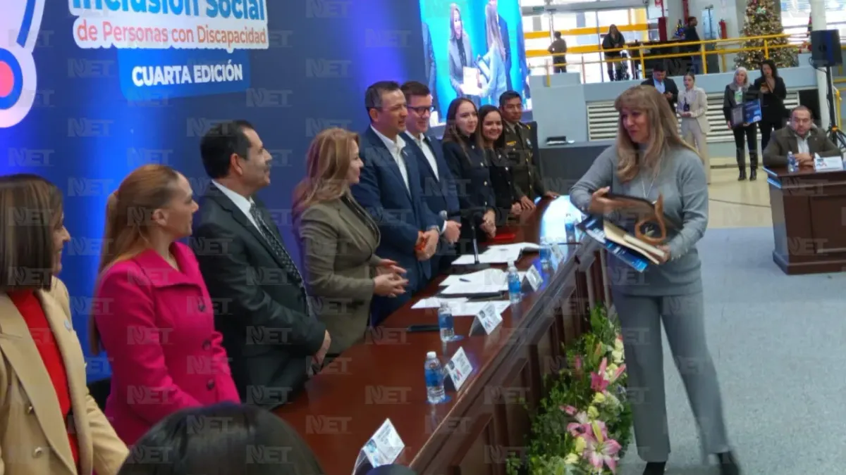 Entregan premio a defensores de las personas con discapacidad