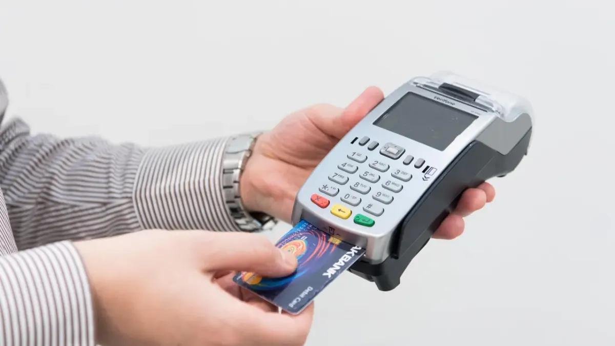 Apuestan pequeños comercios por terminales bancarias en Juárez