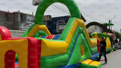 Convierte comunidad de El Granjero su avenida en fiesta vecinal
