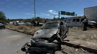 Joven resulta lesionado tras volcadura en bulevar Independencia