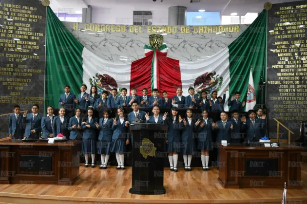 Participan niños como diputados infantiles en el Congreso del Estado