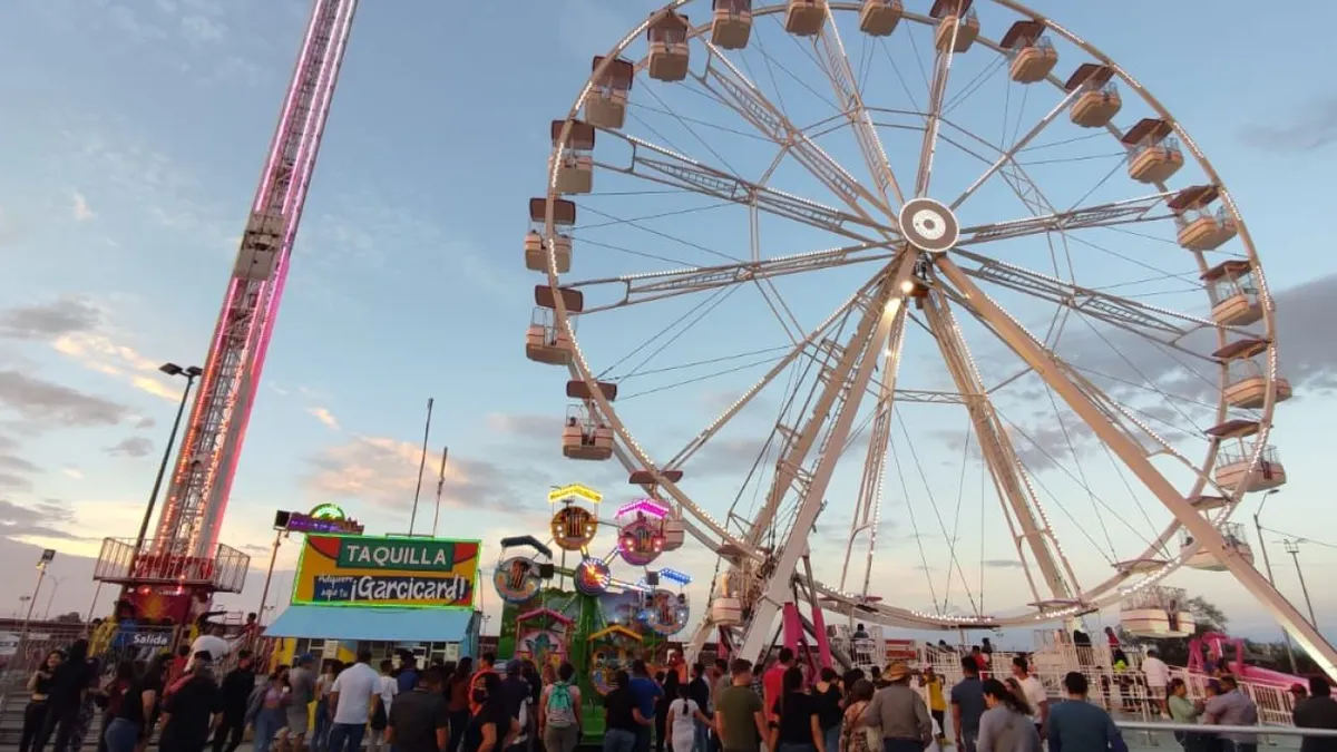 Muestran su valentía visitantes de la Feria Juárez 2022 en juegos intrépidos