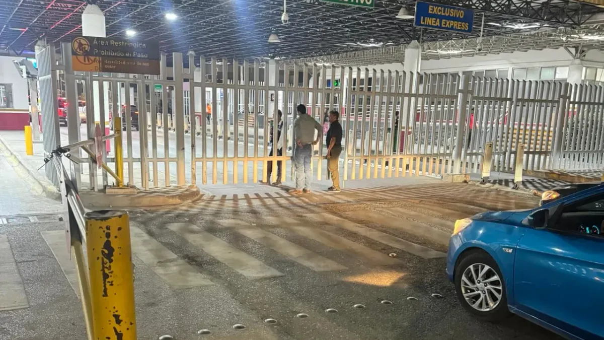 Evacúan el puente Zaragoza