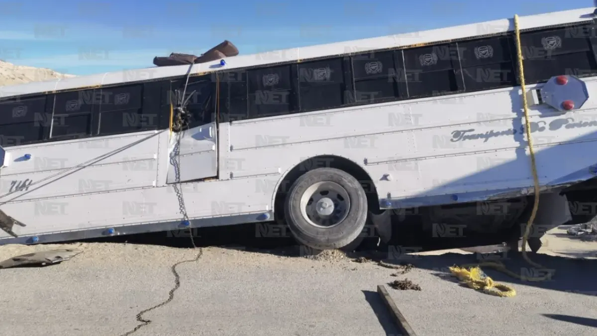 Le roban el camión por ir al baño y casi lo vuelcan