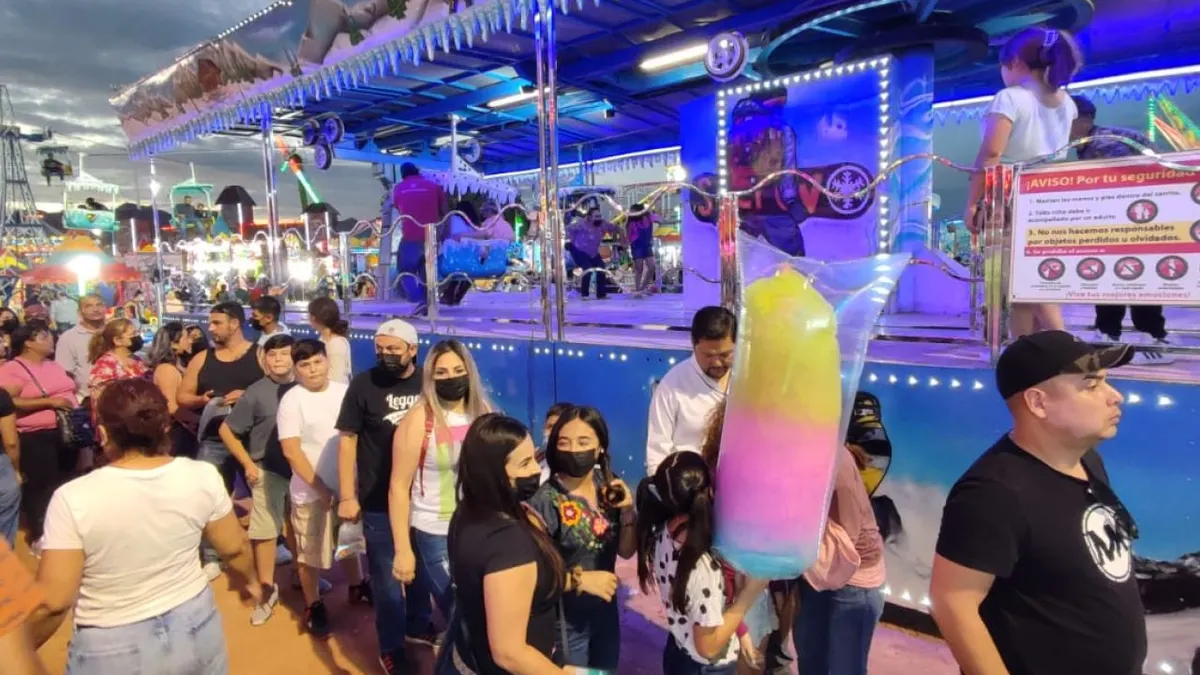 Muestran su valentía visitantes de la Feria Juárez 2022 en juegos intrépidos