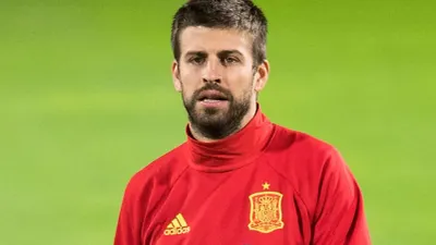 Castigan por 2 meses a Piqué por amenazar a un árbitro