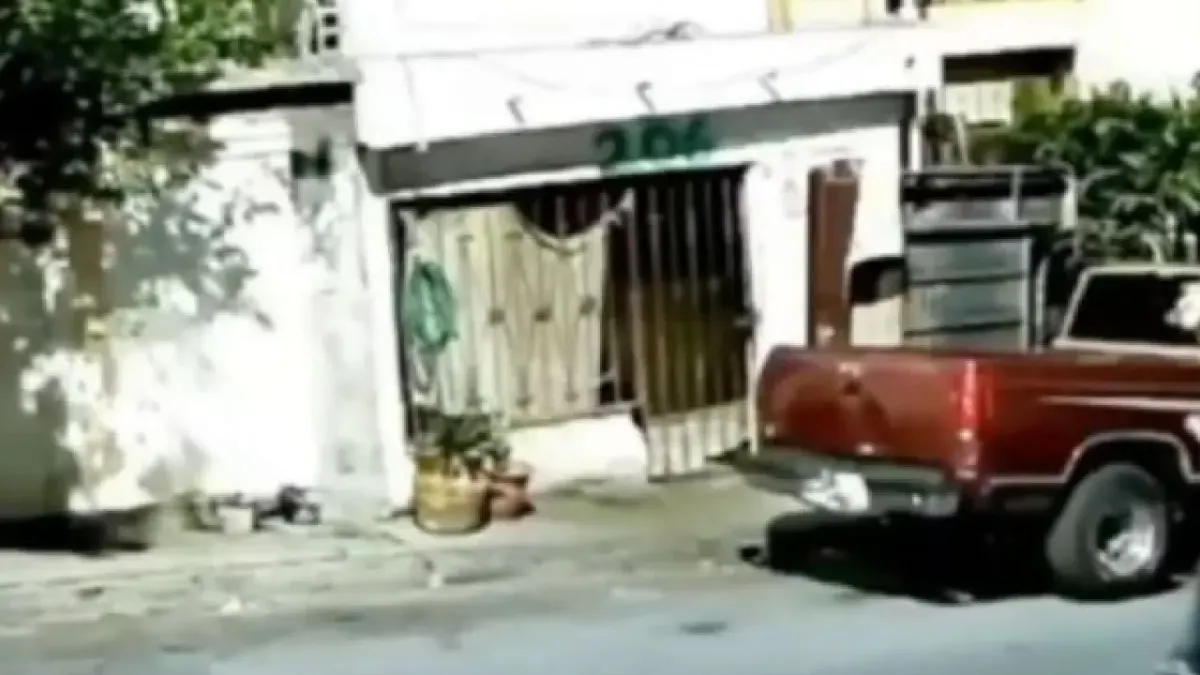 Video viral muestra presunta niña fantasma en casa abandonada