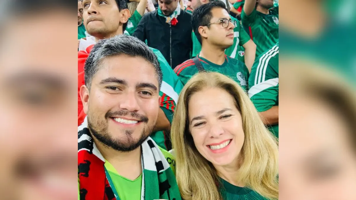 Alejandra de la Vega lleva aficionado a partido de México