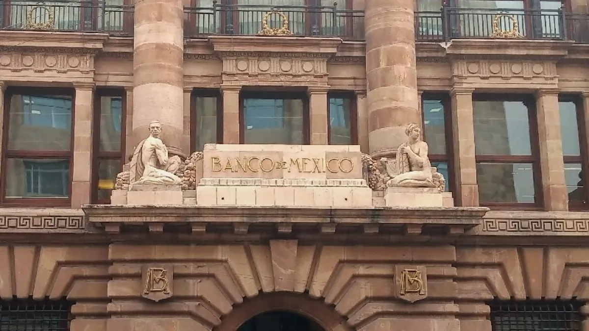 Aumenta Banxico 75 puntos la tasa de interés