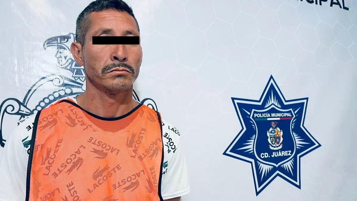 Treintañero enfurece con su papá y le quema el carro