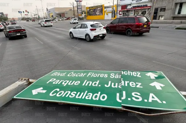 Vientos derriban señalamiento vial en avenida López Mateos