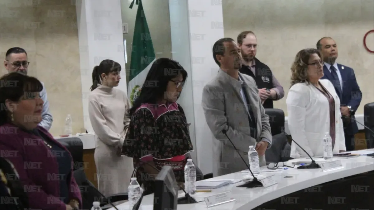 Guarda Cabildo un minuto de silencio en memoria de Joselyn