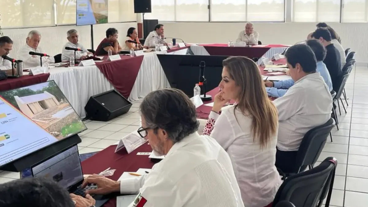 Tras colapso, supervisa AMLO obras del Tren Maya