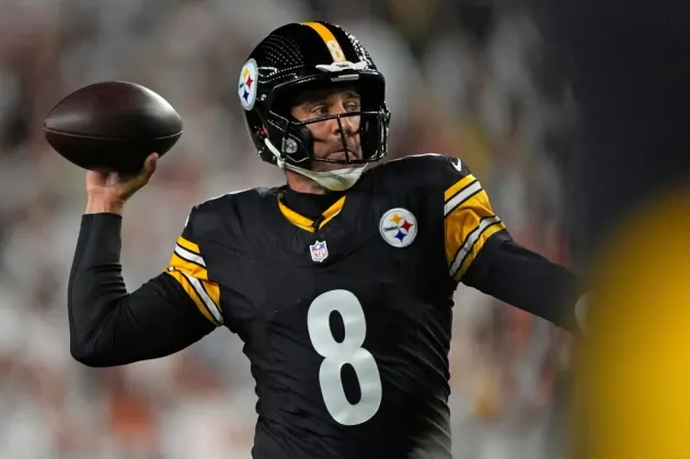 Confirma Steelers continuidad de Aaron Rodgers por un año