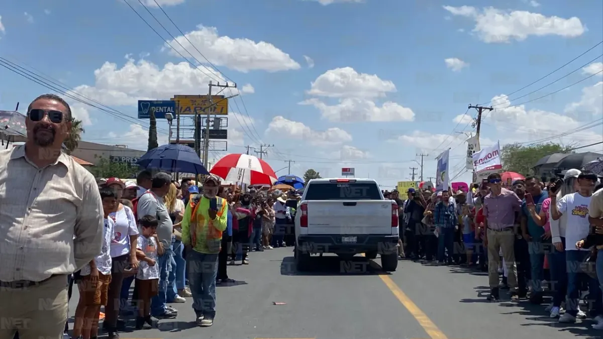 Causa furor AMLO y Claudia en calles de Juárez durante recorrido