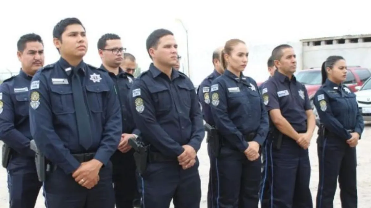 Cadetes de la Academia de Policía, sin preparatoria